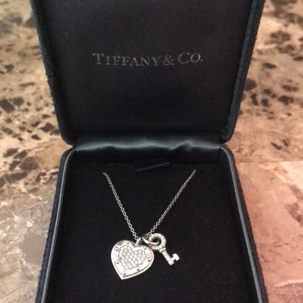 Gorgeous heart Diamond necklace from Tiffany